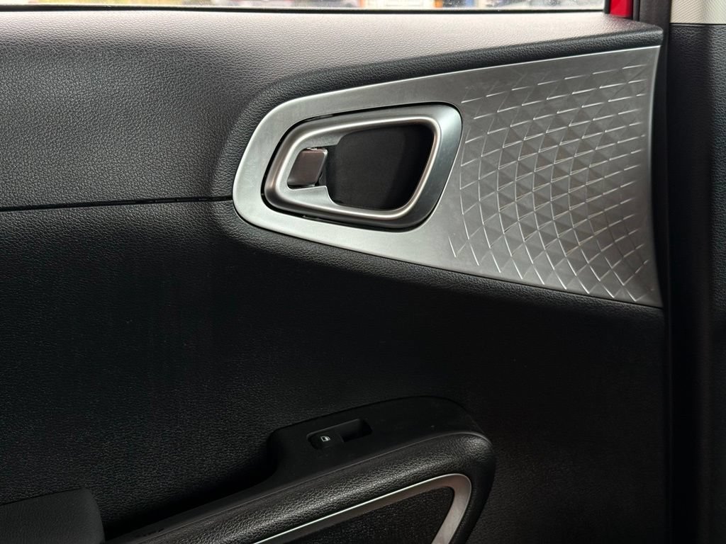 Used 2022 Kia Soul LX w/ Technology Package FWD image 30