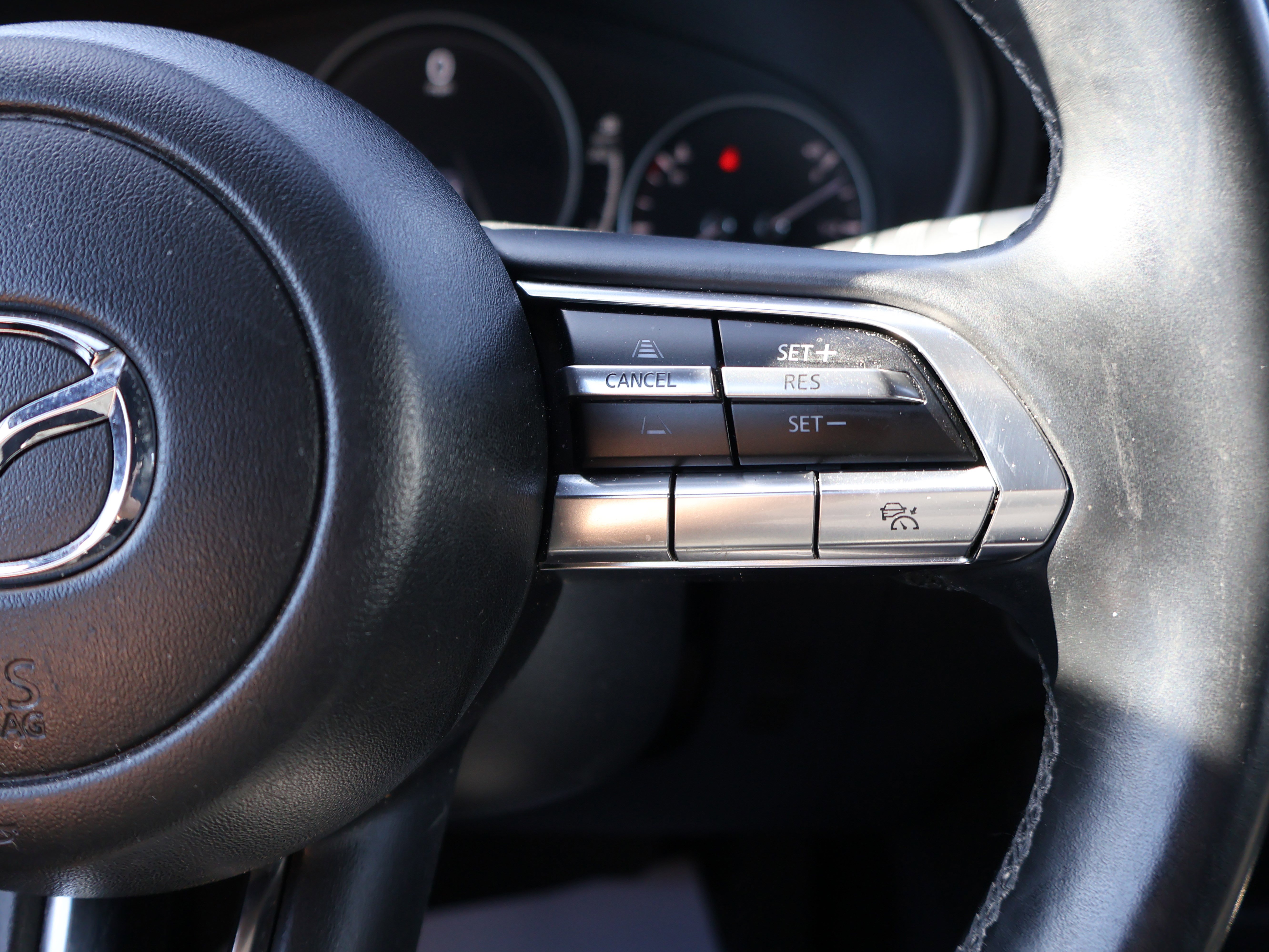 Used 2019 MAZDA MAZDA3 Hatchback w/ Preferred Package image 35