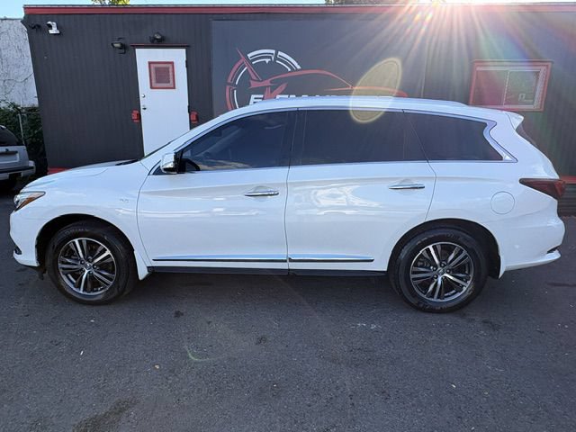 Used 2019 INFINITI QX60 Luxe w/ Essential Package AWD/4WD image 3