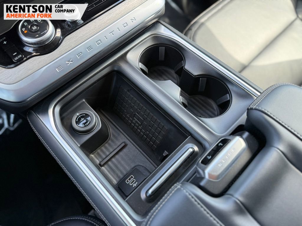 Used 2025 Ford Expedition Max Platinum image 25