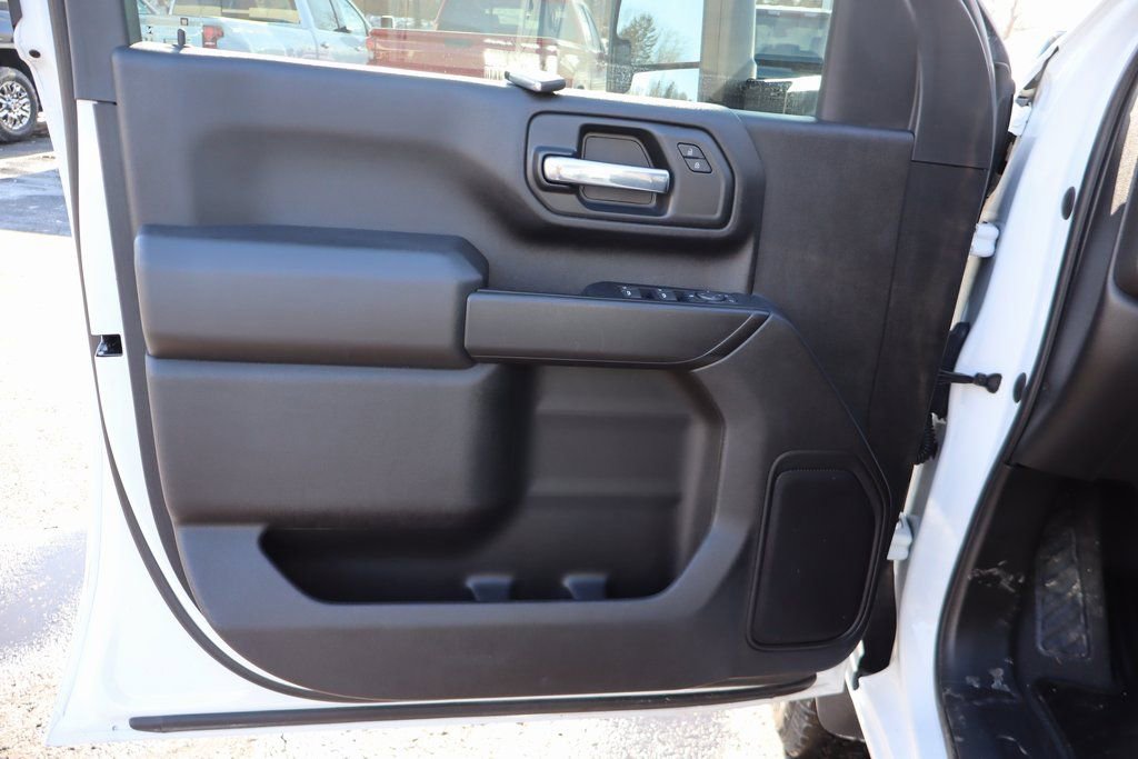 Used 2024 Chevrolet Silverado 2500 Custom w/ Custom Convenience Package image 17