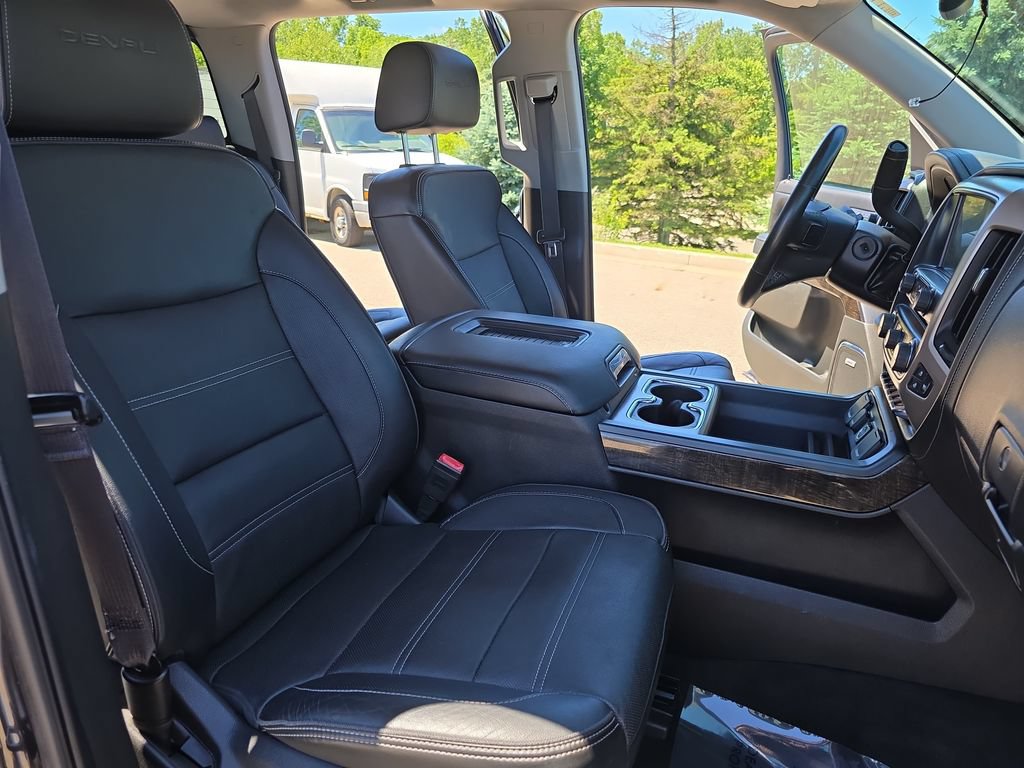 Used 2016 GMC Sierra 1500 Denali w/ Enhanced Driver Alert Package AWD/4WD image 10