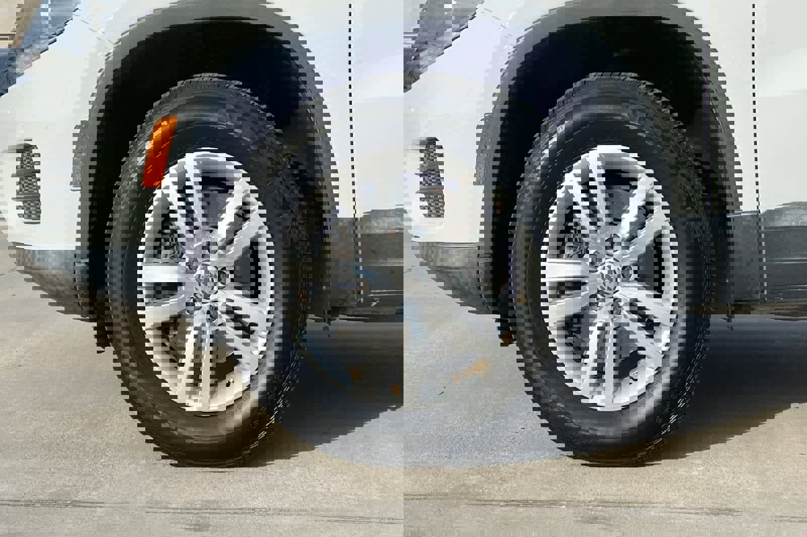 Used 2017 Volkswagen Tiguan S image 28