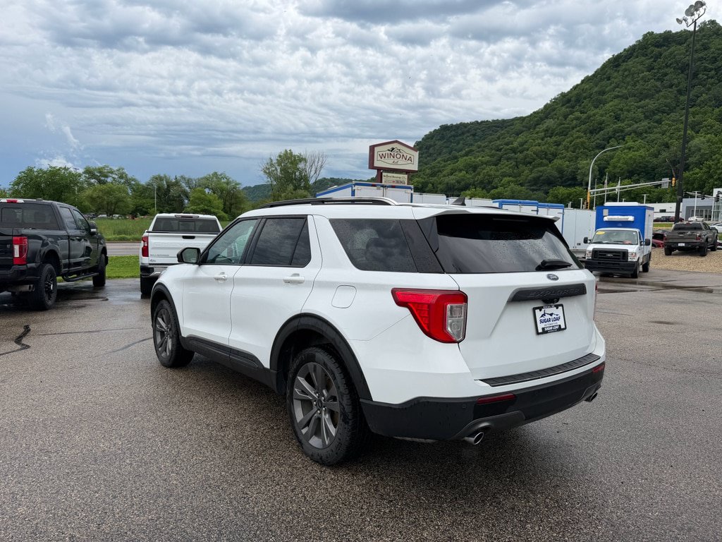Used 2021 Ford Explorer XLT w/ Equipment Group 202A AWD/4WD image 4