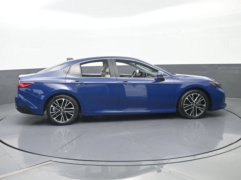 Used 2025 Toyota Camry XLE FWD image 7