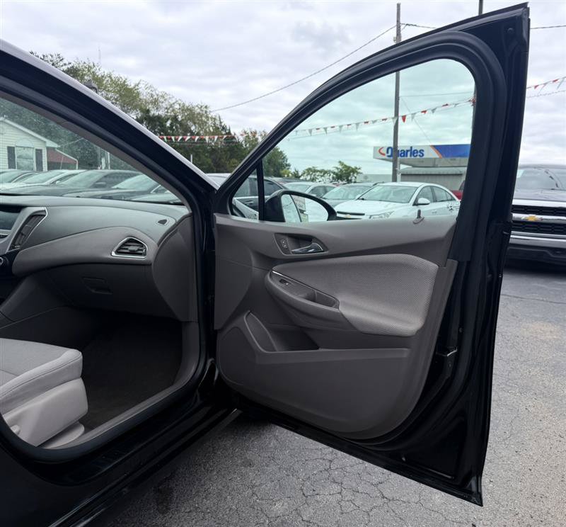Used 2017 Chevrolet Cruze LS FWD image 15