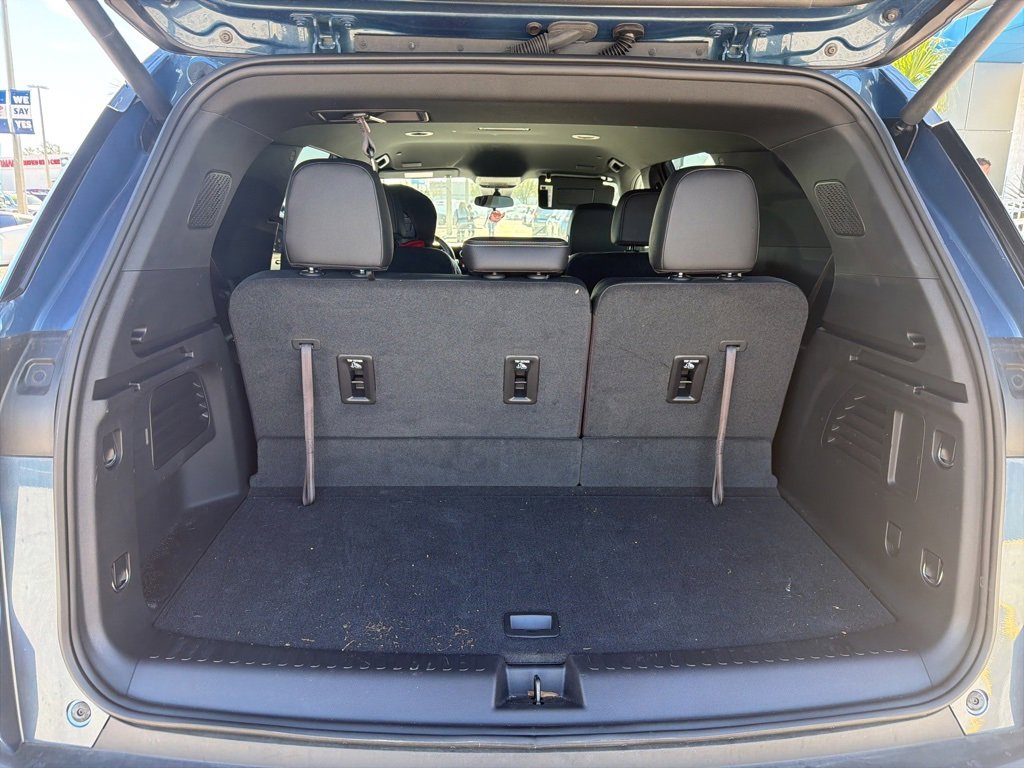 Used 2025 Chevrolet Traverse LT w/ Enhanced Driving Package image 6