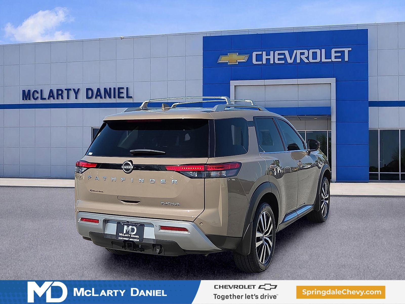 Used 2024 Nissan Pathfinder Platinum w/ Cargo Package FWD image 5