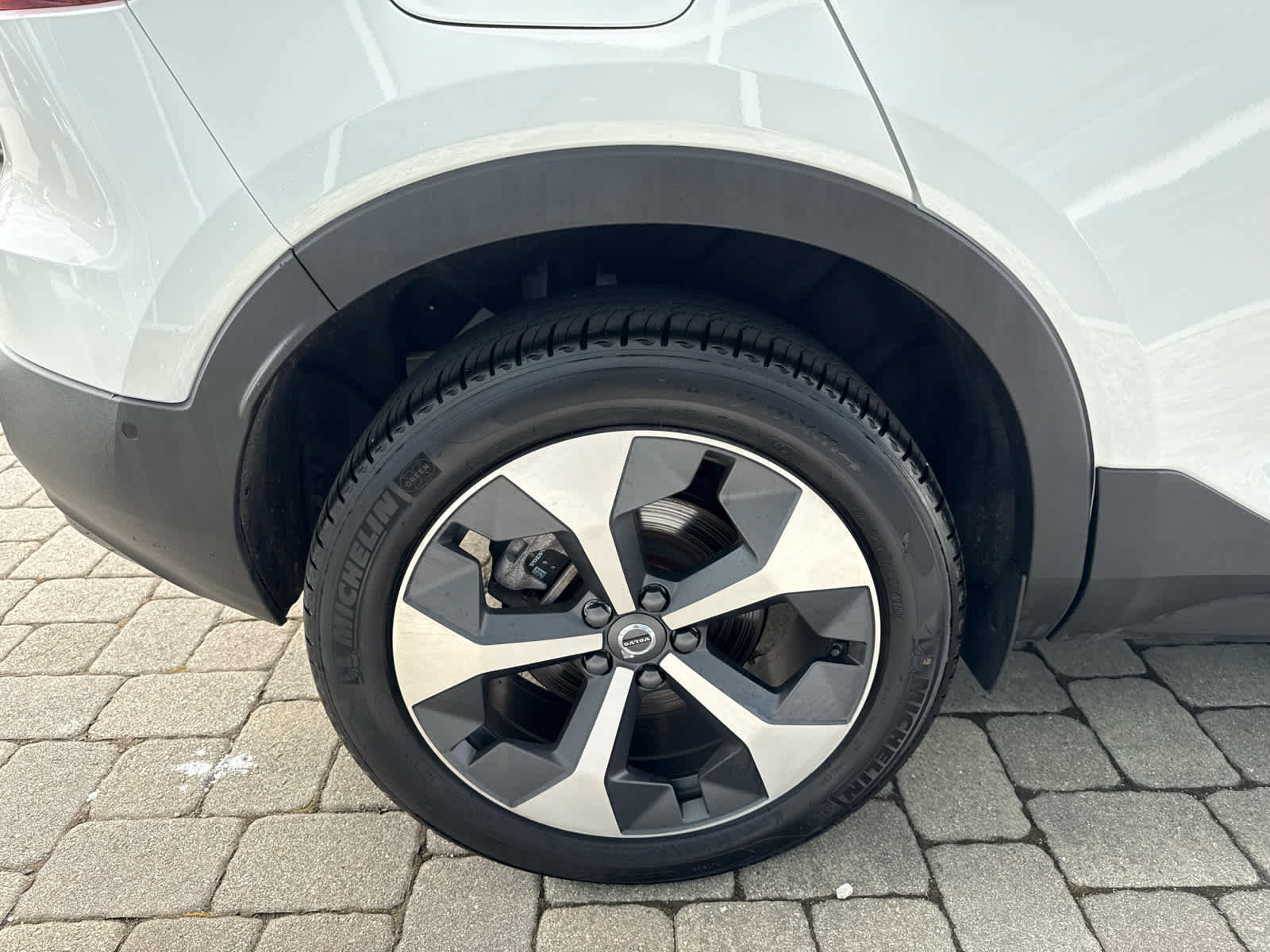 Used 2026 Volvo XC40 B5 Plus w/ Protection Package Premier image 21