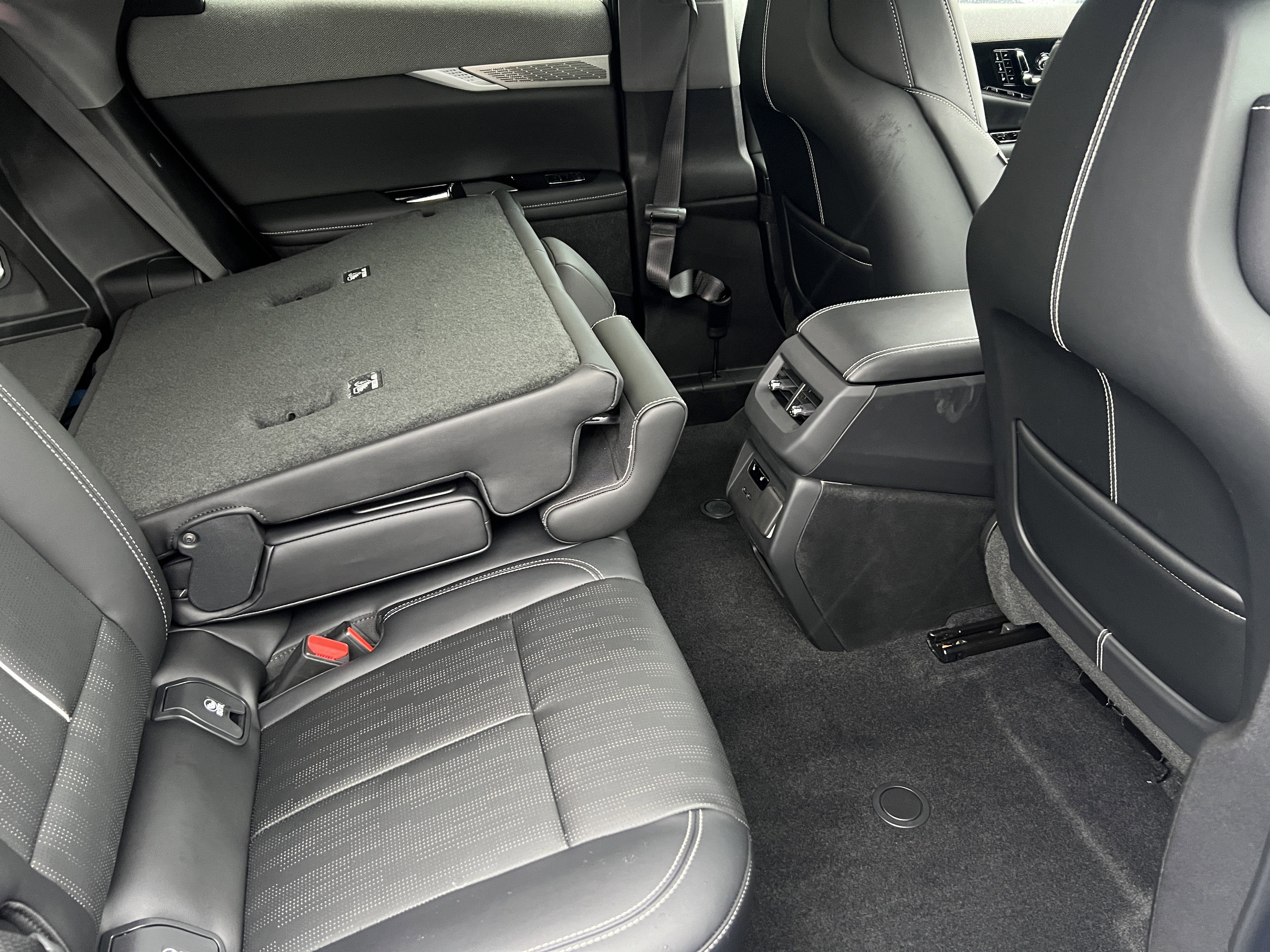 New 2026 Cadillac Optiq Luxury 2 image 22