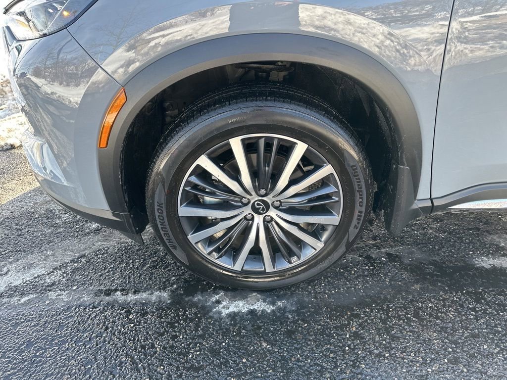 Used 2025 INFINITI QX60 Sensory w/ Vision Package image 21