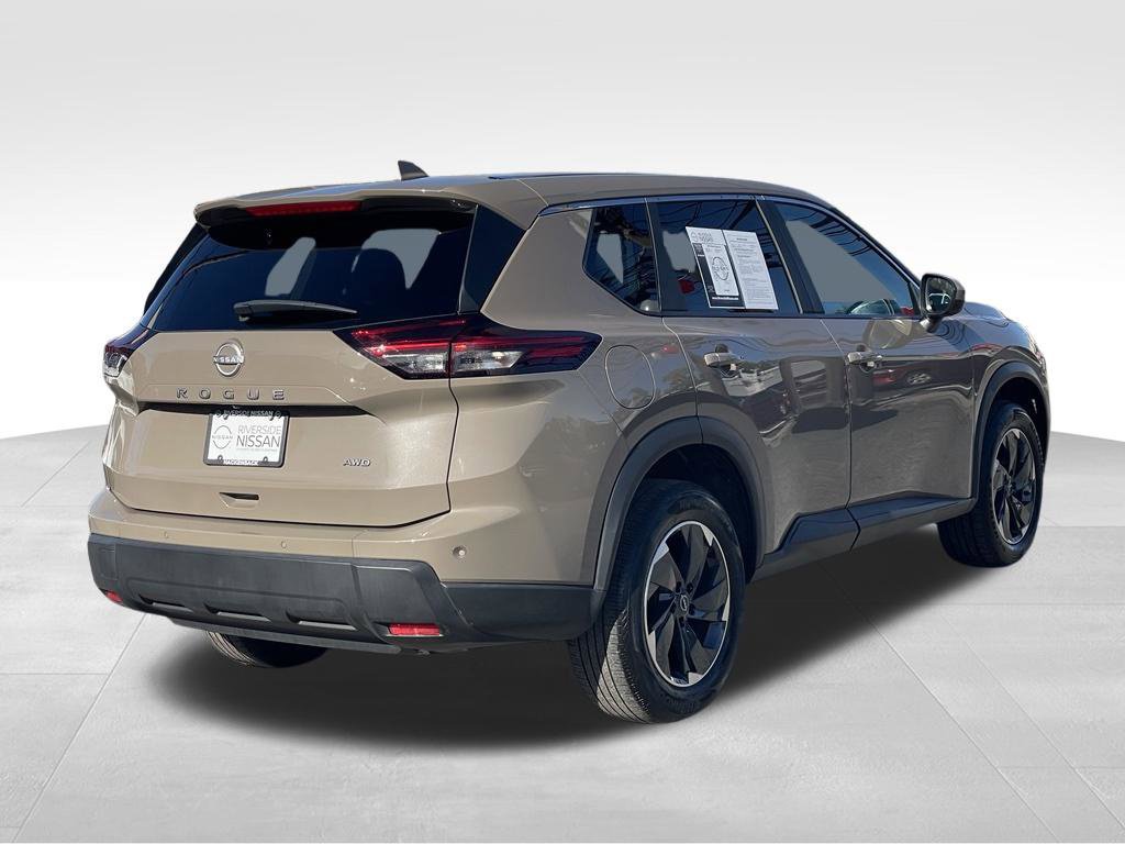 Certified 2025 Nissan Rogue SV AWD/4WD image 4