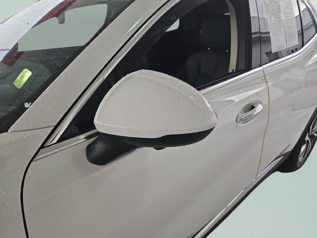 Used 2022 Buick Envision Essence w/ Technology Package I FWD image 25