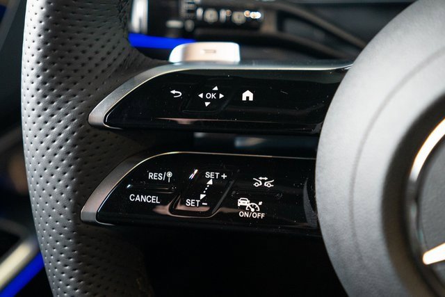 New 2025 Mercedes-Benz GLC 350e GLC 350e image 15