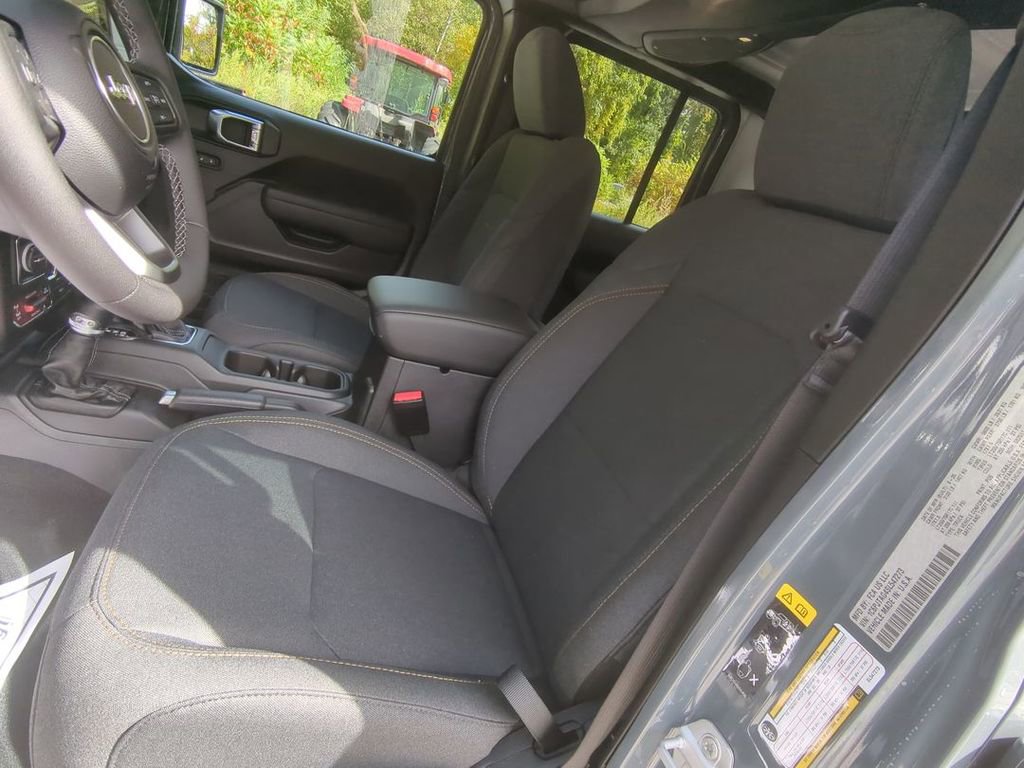 New 2025 Jeep Gladiator Willys image 12
