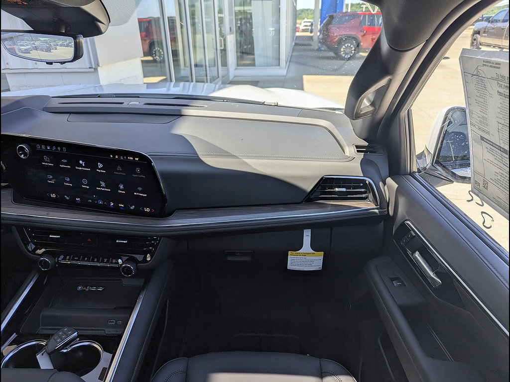 New 2026 Chevrolet Suburban Z71 w/ Z71 Off-Road Package AWD/4WD image 4