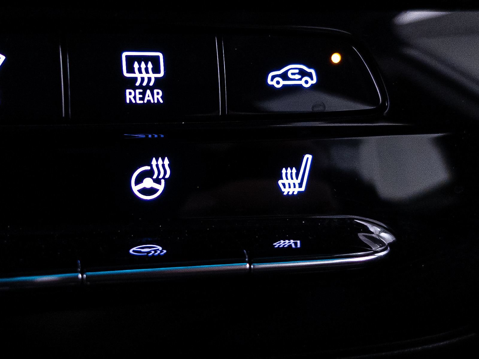 Used 2023 Chevrolet Bolt LT w/ Infotainment Package FWD image 29