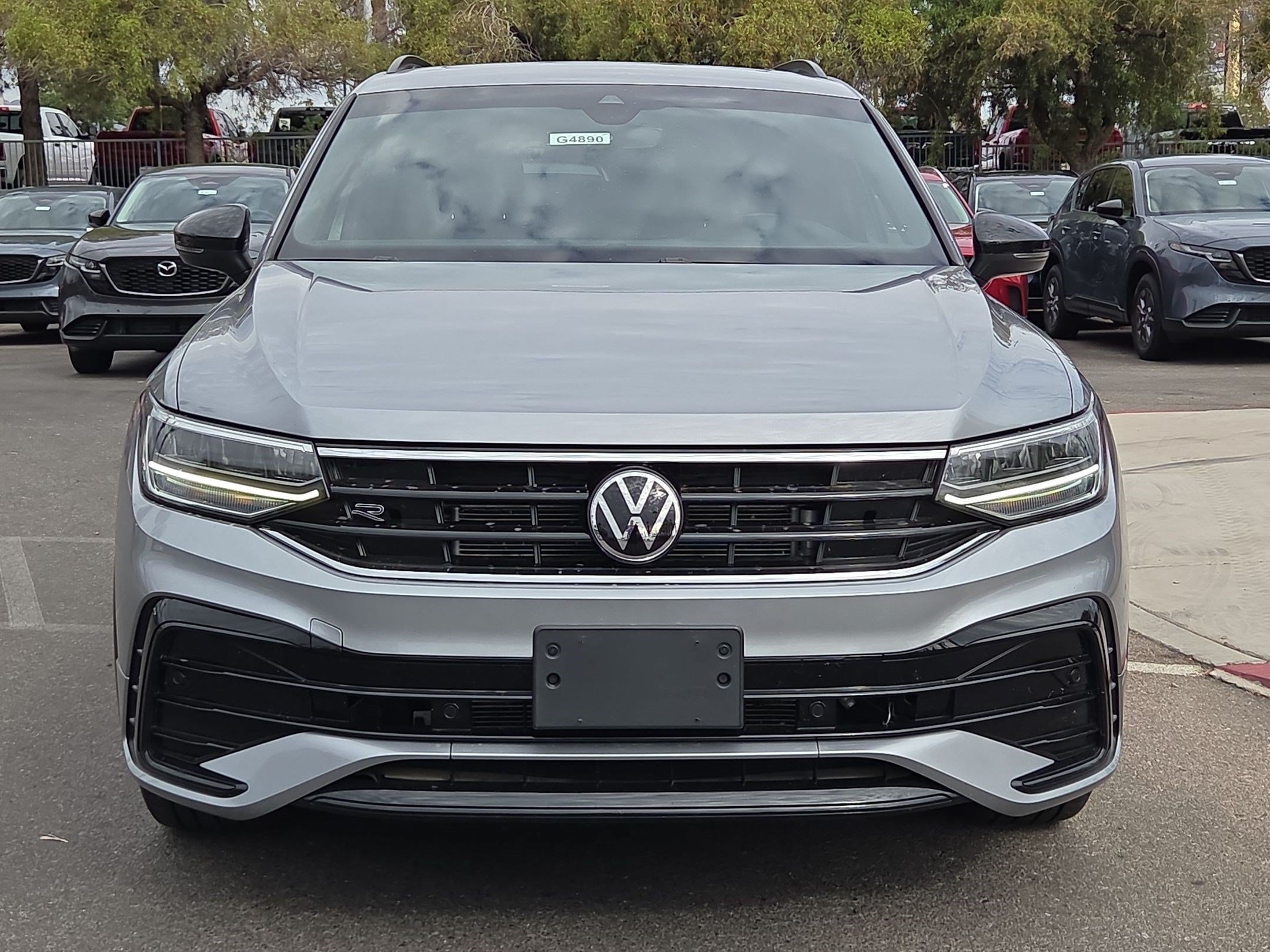 Used 2023 Volkswagen Tiguan SE R-Line FWD image 8
