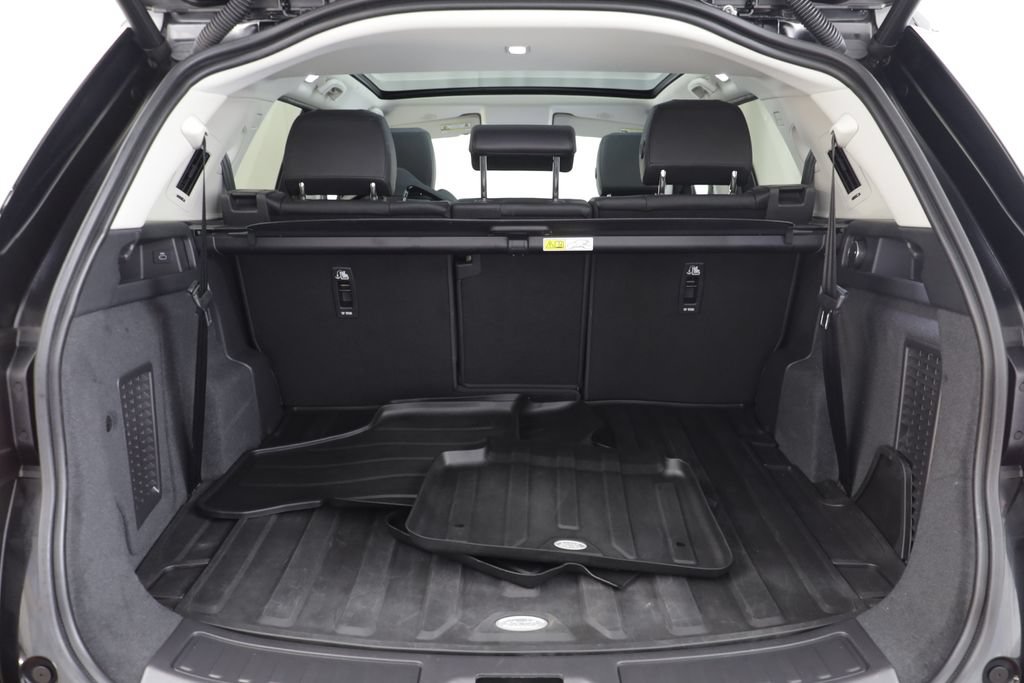Certified 2025 Land Rover Discovery Sport S AWD/4WD image 19