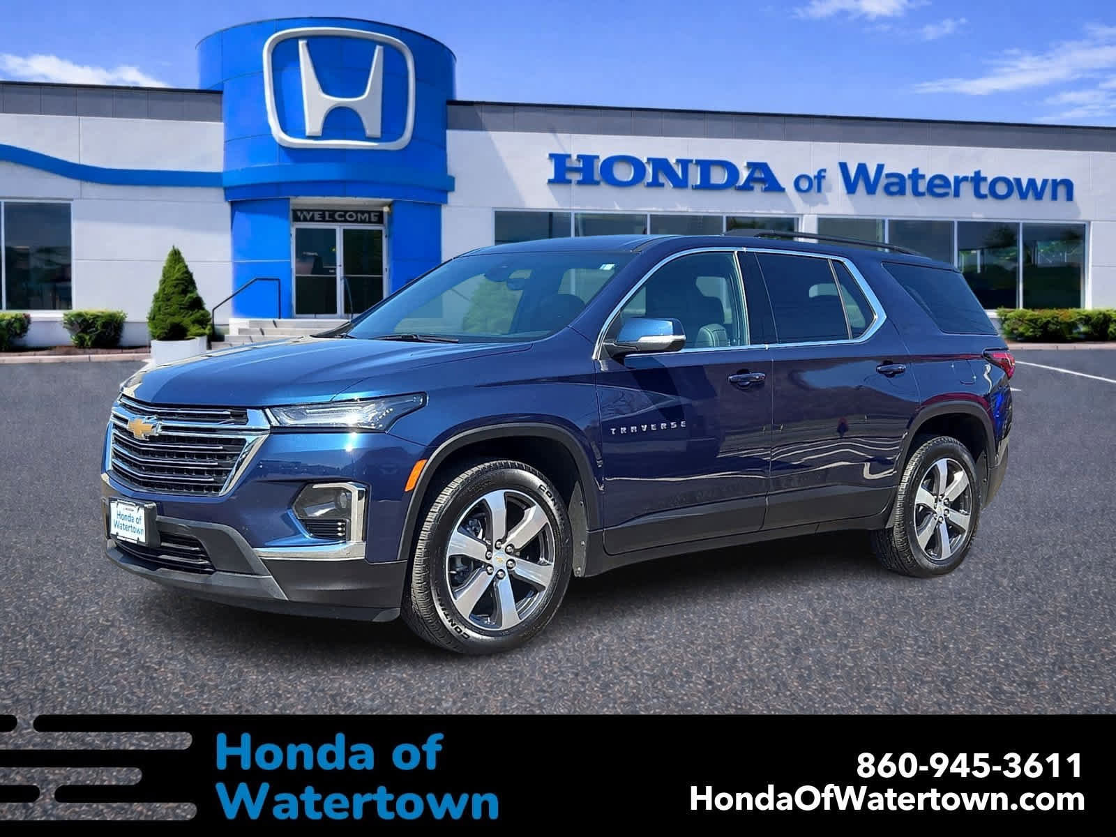 Used 2023 Chevrolet Traverse LT w/ LT Premium Package image 1