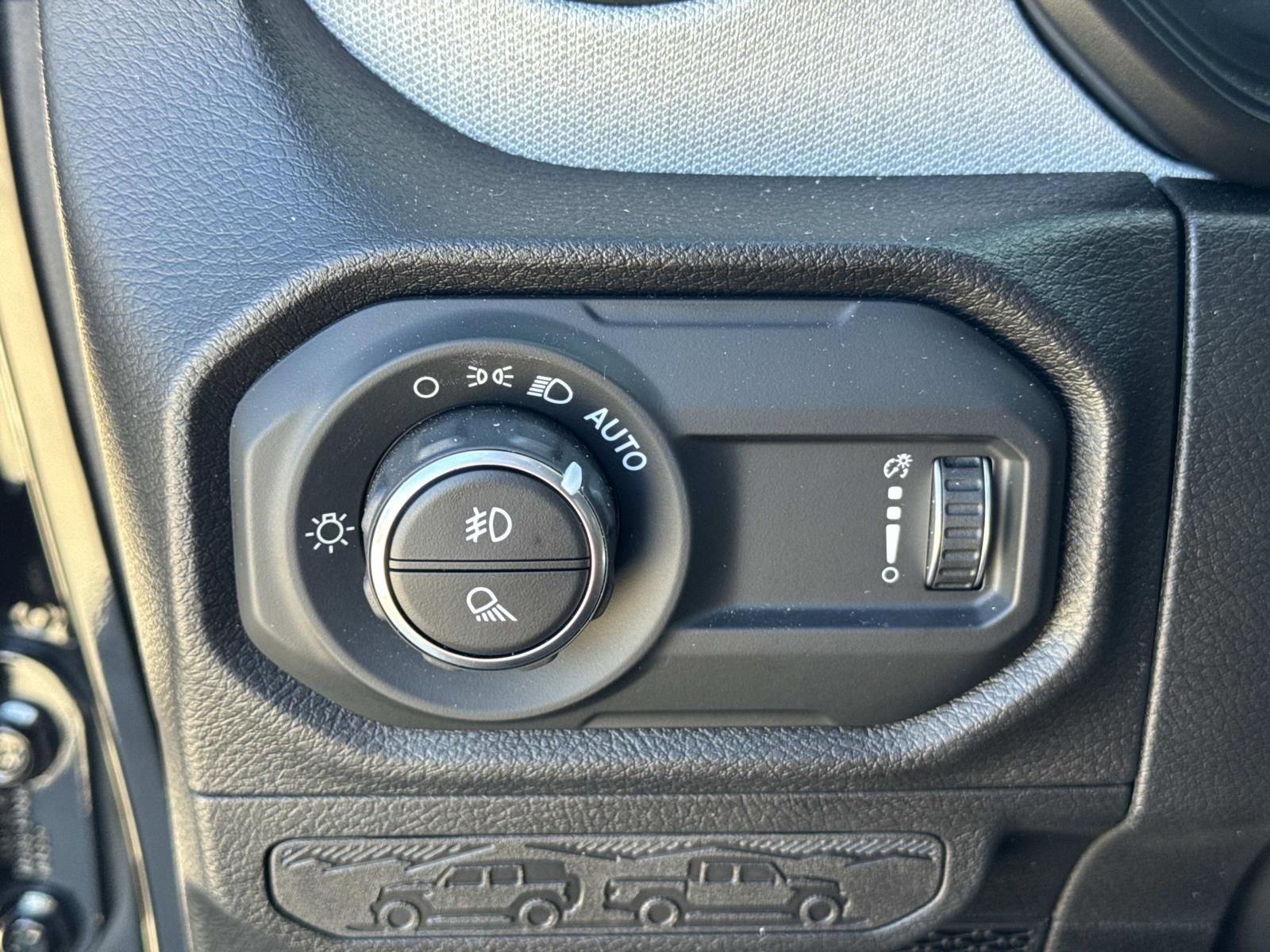 Used 2024 Jeep Gladiator Sport AWD/4WD image 20