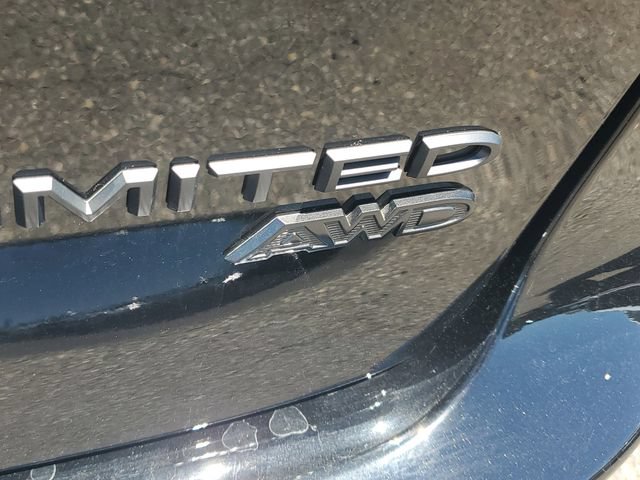 New 2026 Chrysler Pacifica Limited w/ S Appearance Package AWD/4WD image 6