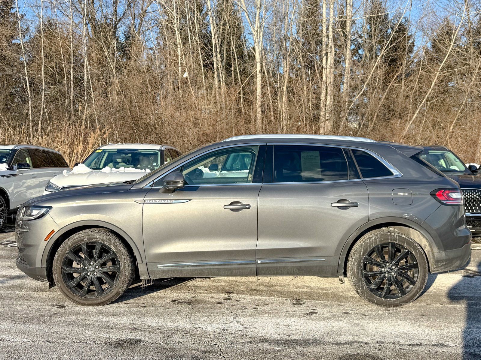 Used 2023 Lincoln Nautilus Reserve w/ Monochromatic Package image 8
