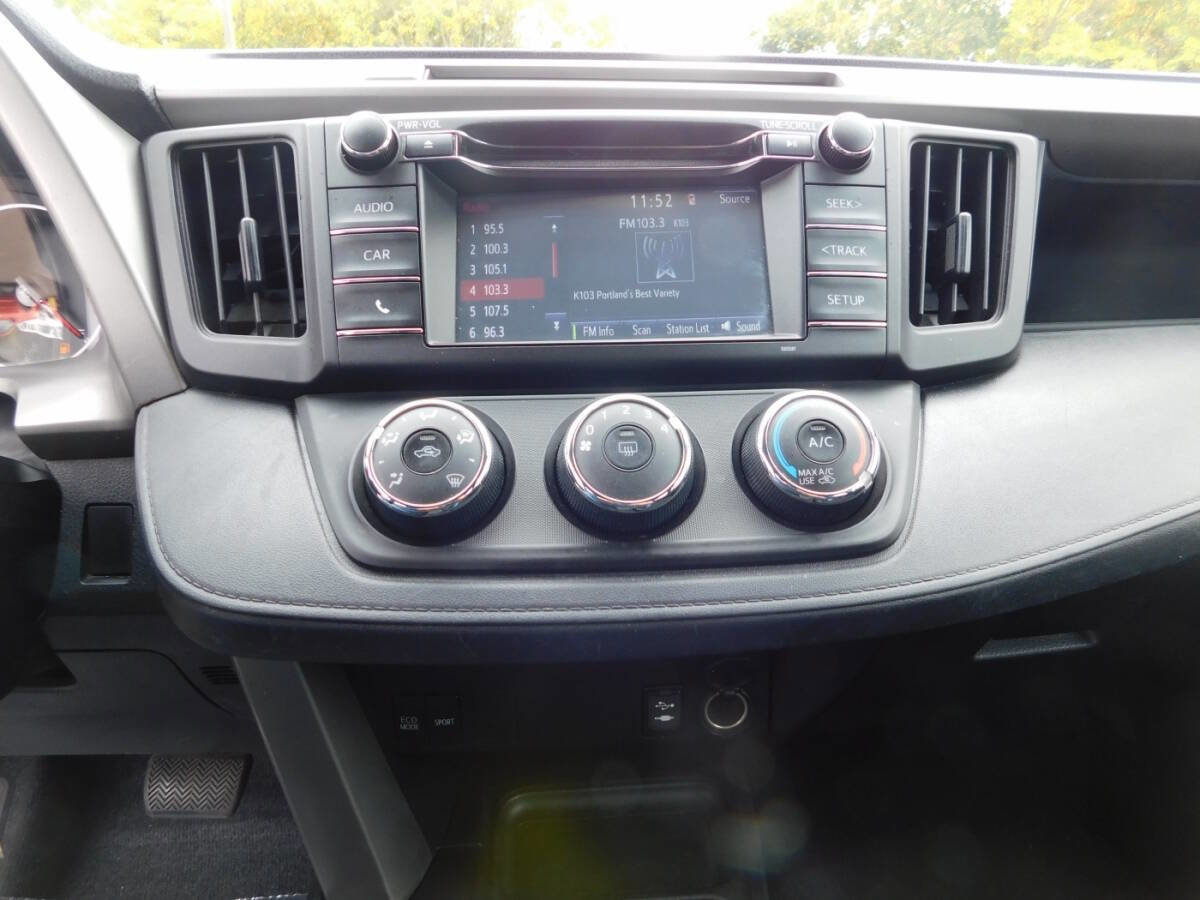 Used 2016 Toyota RAV4 LE image 11