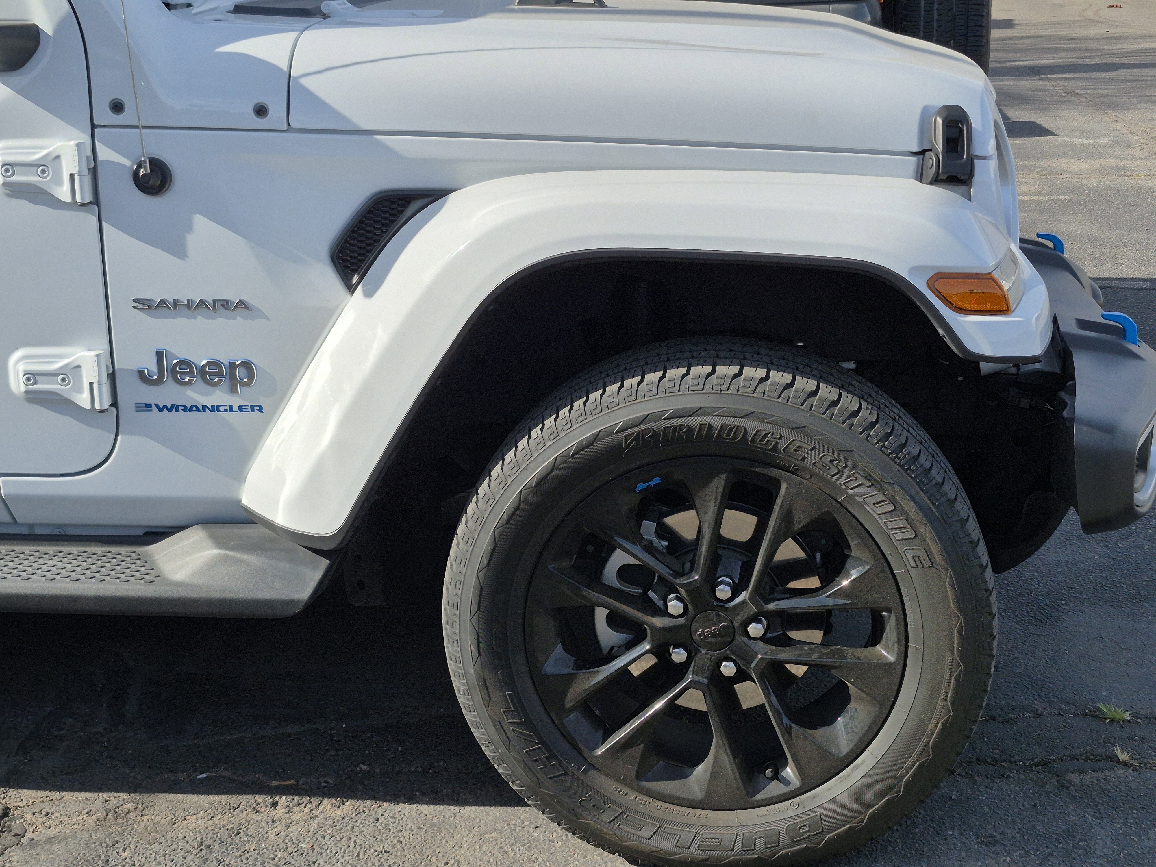 Used 2023 Jeep Wrangler Sahara 4xe image 5