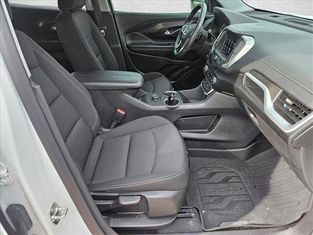 Used 2024 GMC Terrain SLE w/ Elevation Edition image 20