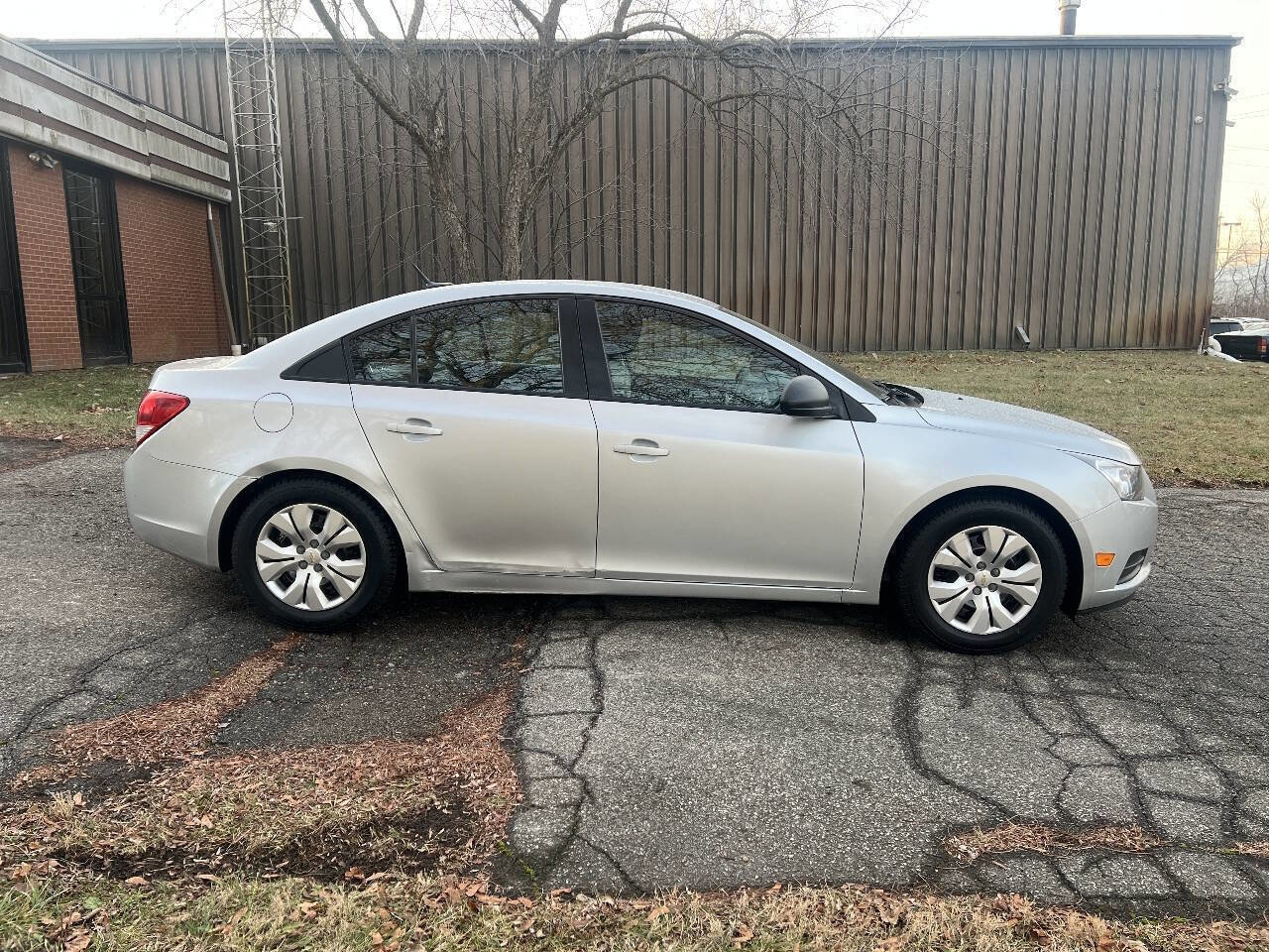 Used 2014 Chevrolet Cruze LS image 4