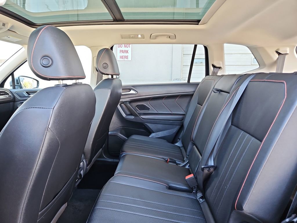 Used 2024 Volkswagen Tiguan Wolfsburg Edition image 28