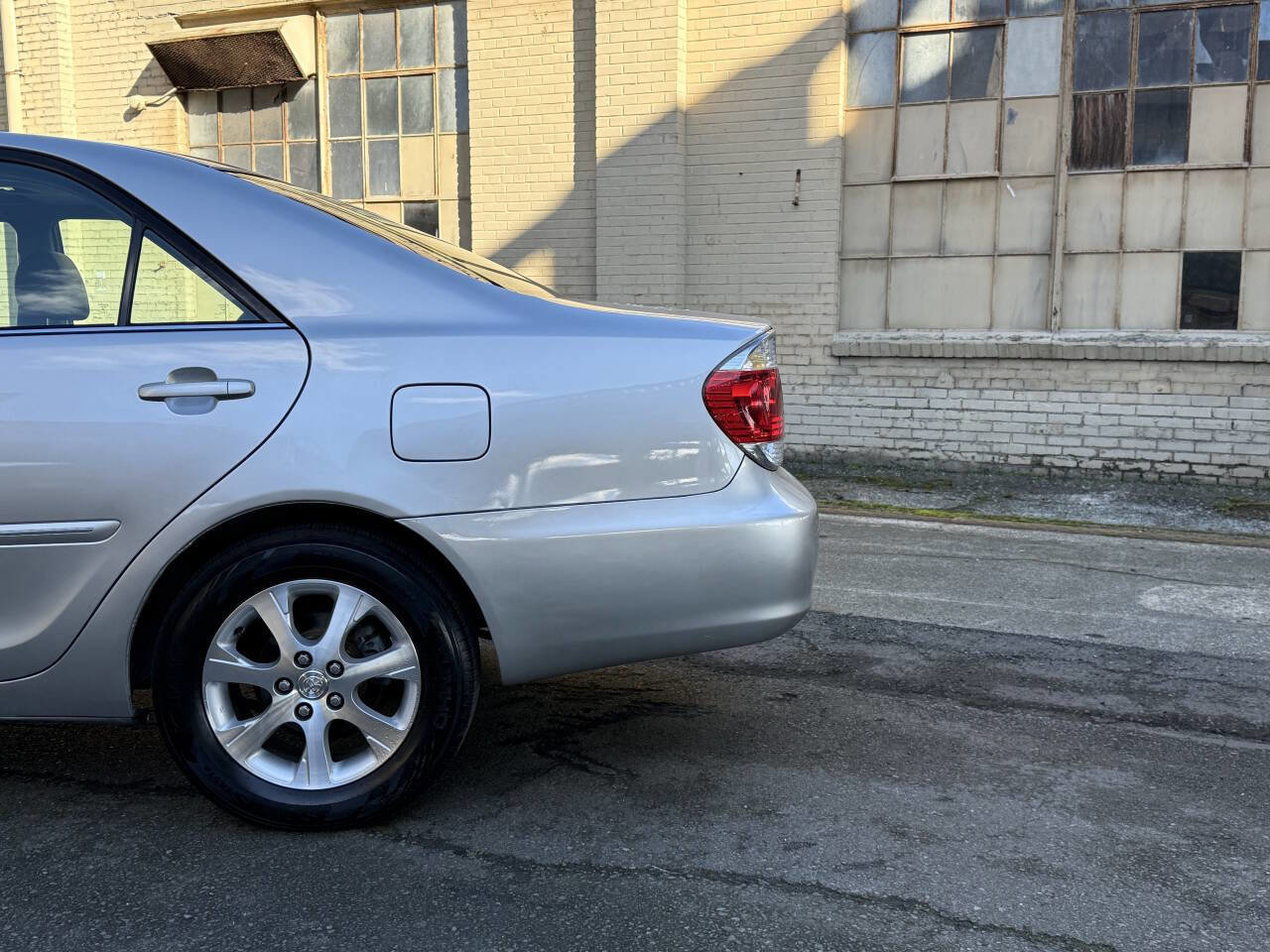 Used 2005 Toyota Camry XLE FWD image 17