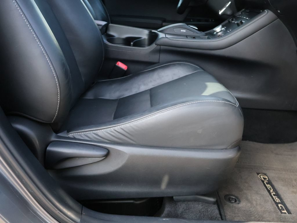 Used 2012 Lexus CT 200h Premium w/ Leather Pkg FWD image 10