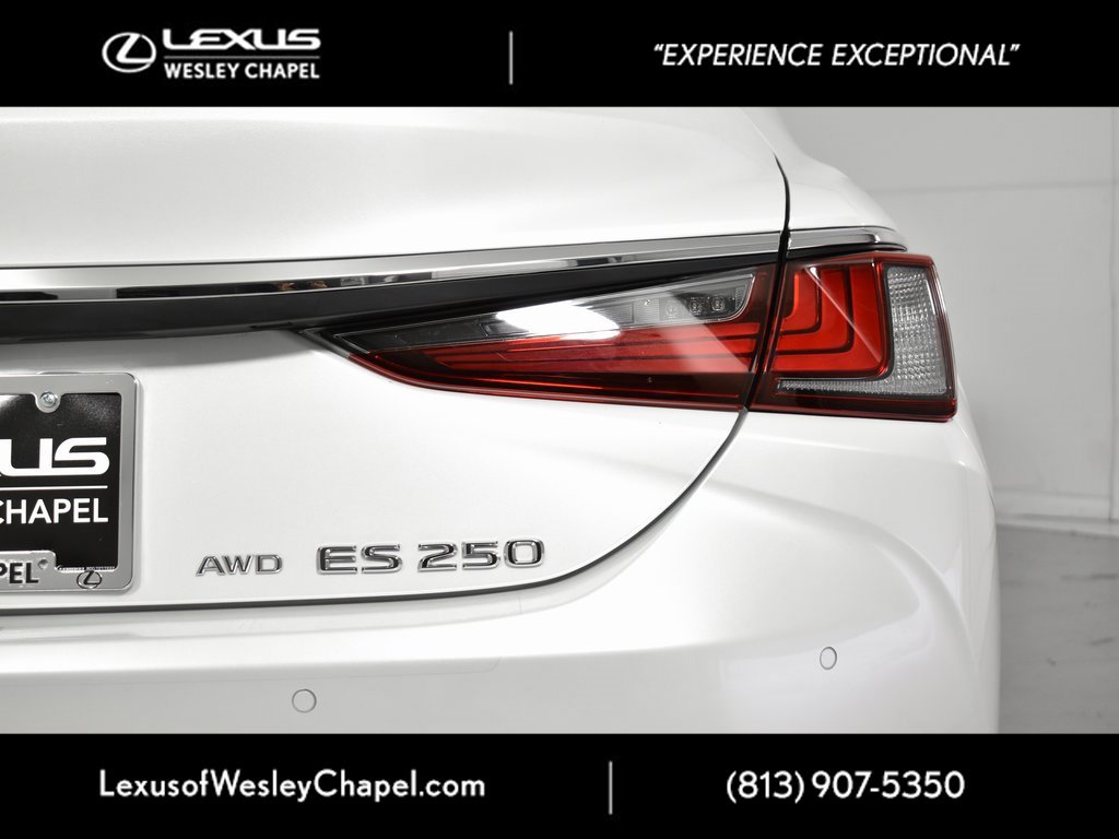 Used 2023 Lexus ES 250 w/ Premium Package image 8