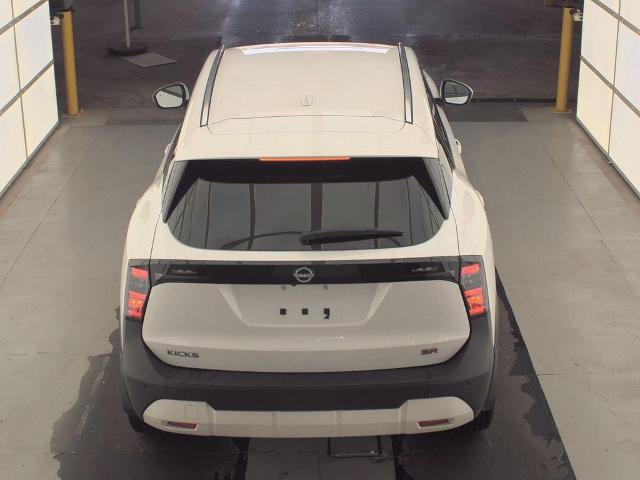 Certified 2025 Nissan Kicks SR FWD image 8