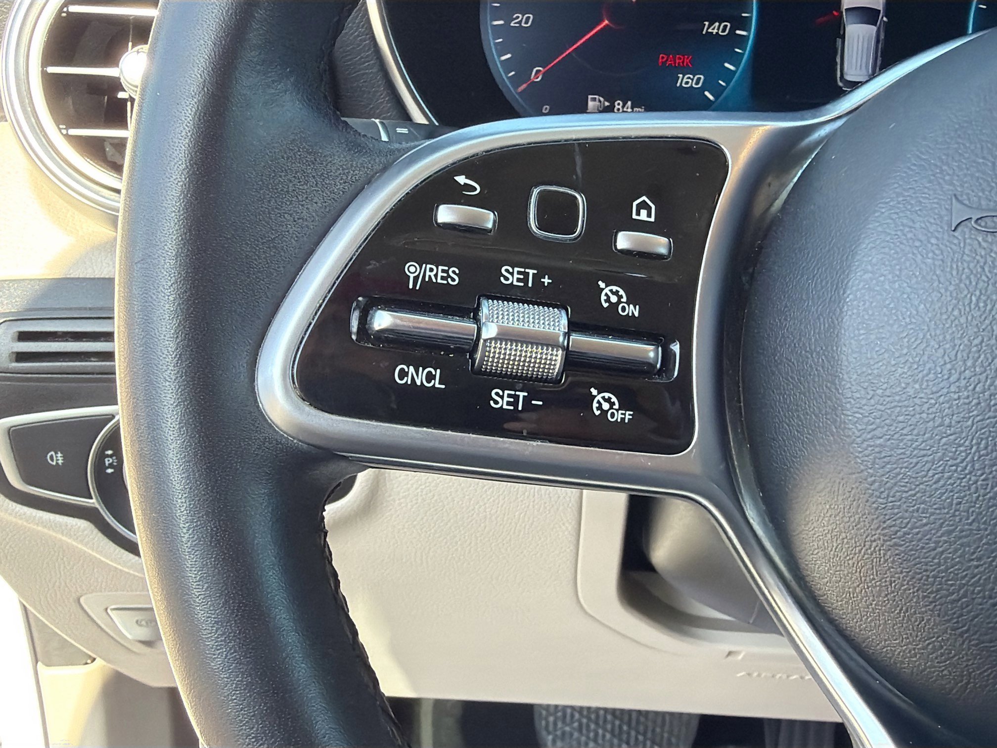 Used 2022 Mercedes-Benz GLC 300 image 37