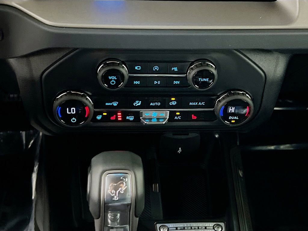New 2025 Ford Bronco Outer Banks image 9
