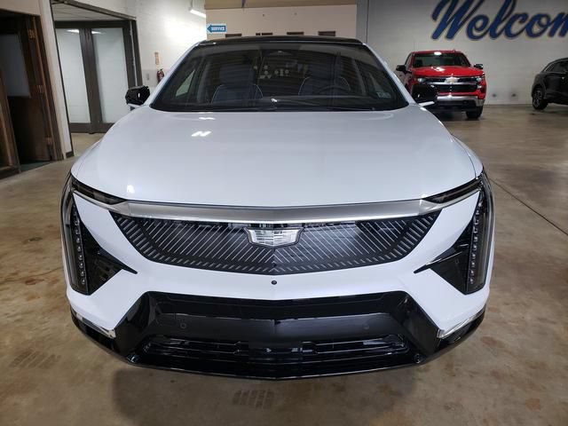 New 2027 Cadillac Optiq Premium Luxury w/ LPO, Floor Liner Package AWD/4WD image 9