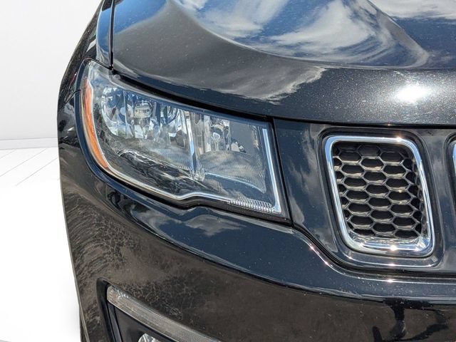 Used 2018 Jeep Compass Latitude w/ Popular Equipment Group FWD image 9