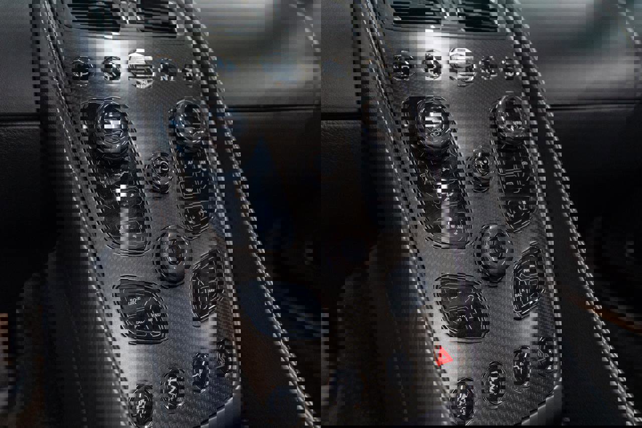 Used 2014 Aston Martin Vanquish Volante image 6