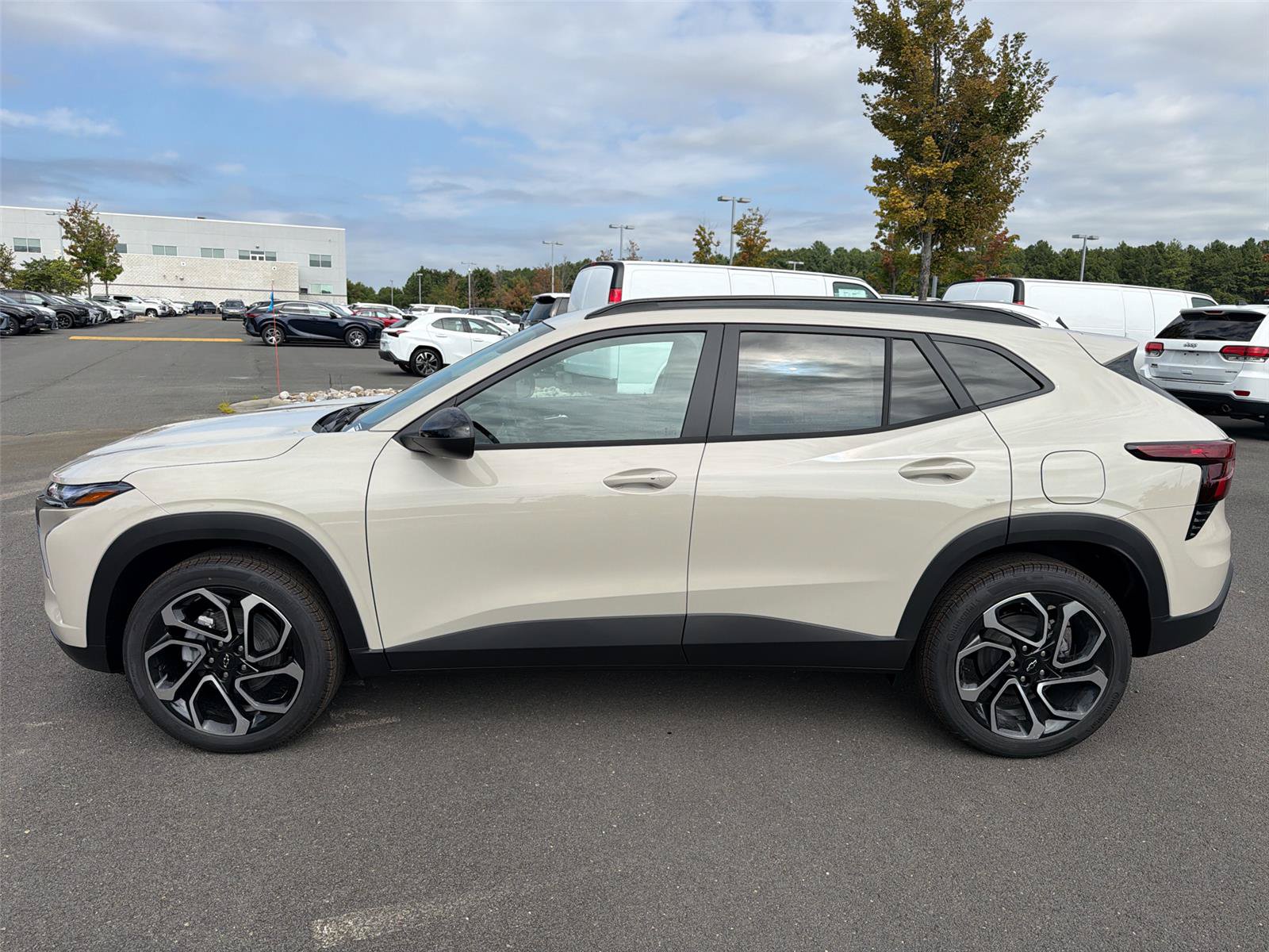 New 2026 Chevrolet Trax RS w/ Driver Confidence Package FWD image 4
