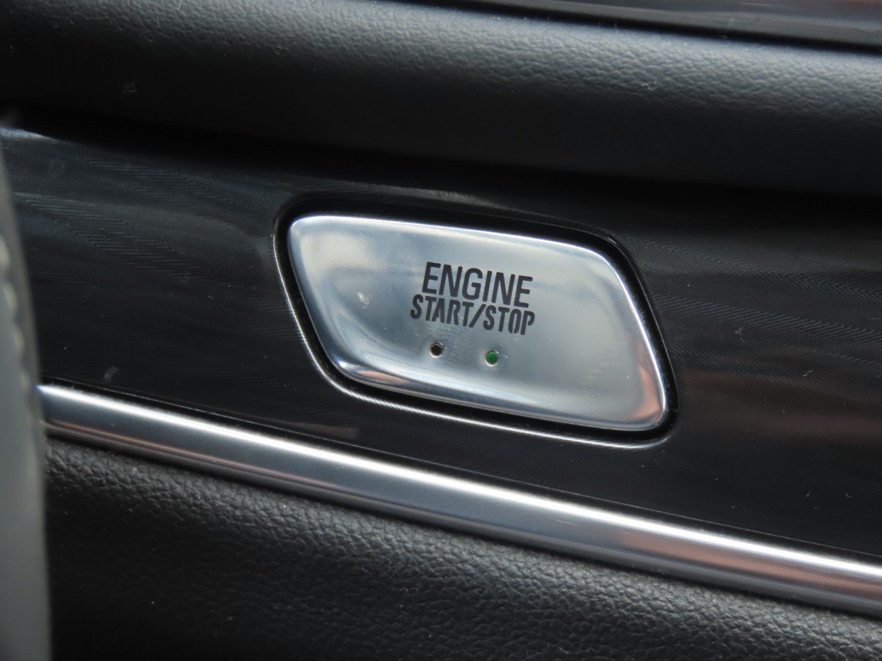 Used 2019 Buick Enclave Essence AWD/4WD image 29