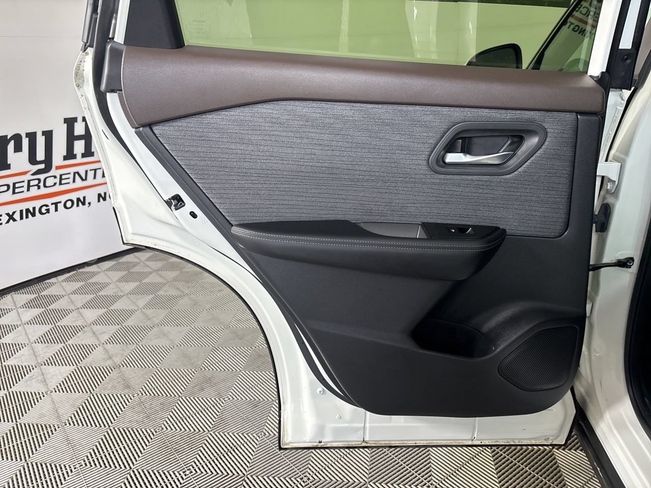 Used 2023 Nissan Rogue SV FWD image 19
