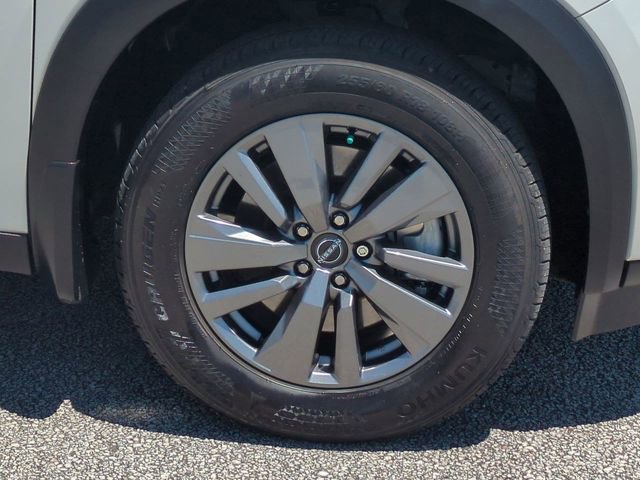 Used 2024 Nissan Pathfinder SV w/ Black Appearance Package image 11