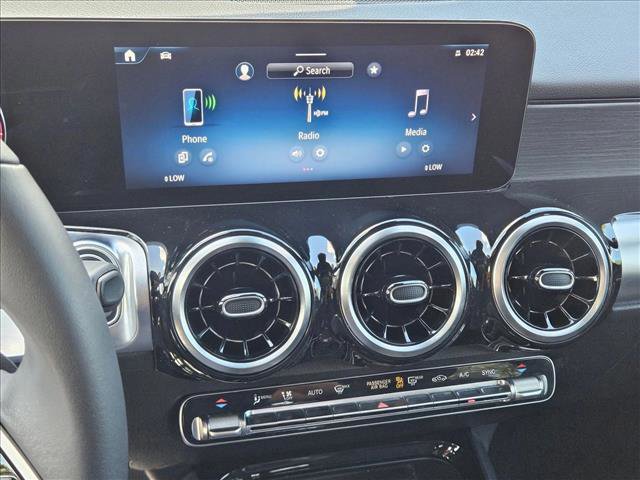 Used 2026 Mercedes-Benz GLB 250 image 14