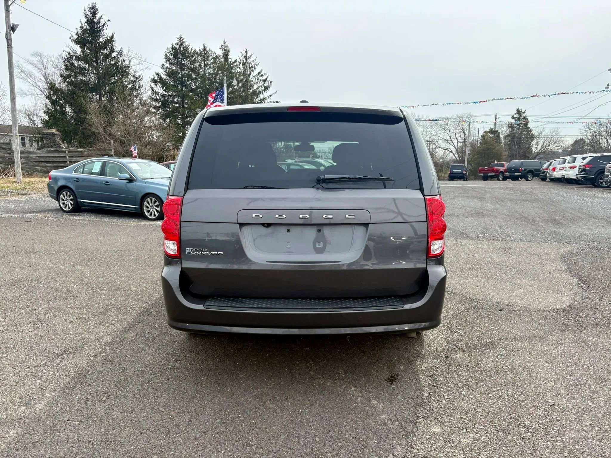 Used 2018 Dodge Grand Caravan SXT w/ Blacktop Package FWD image 4
