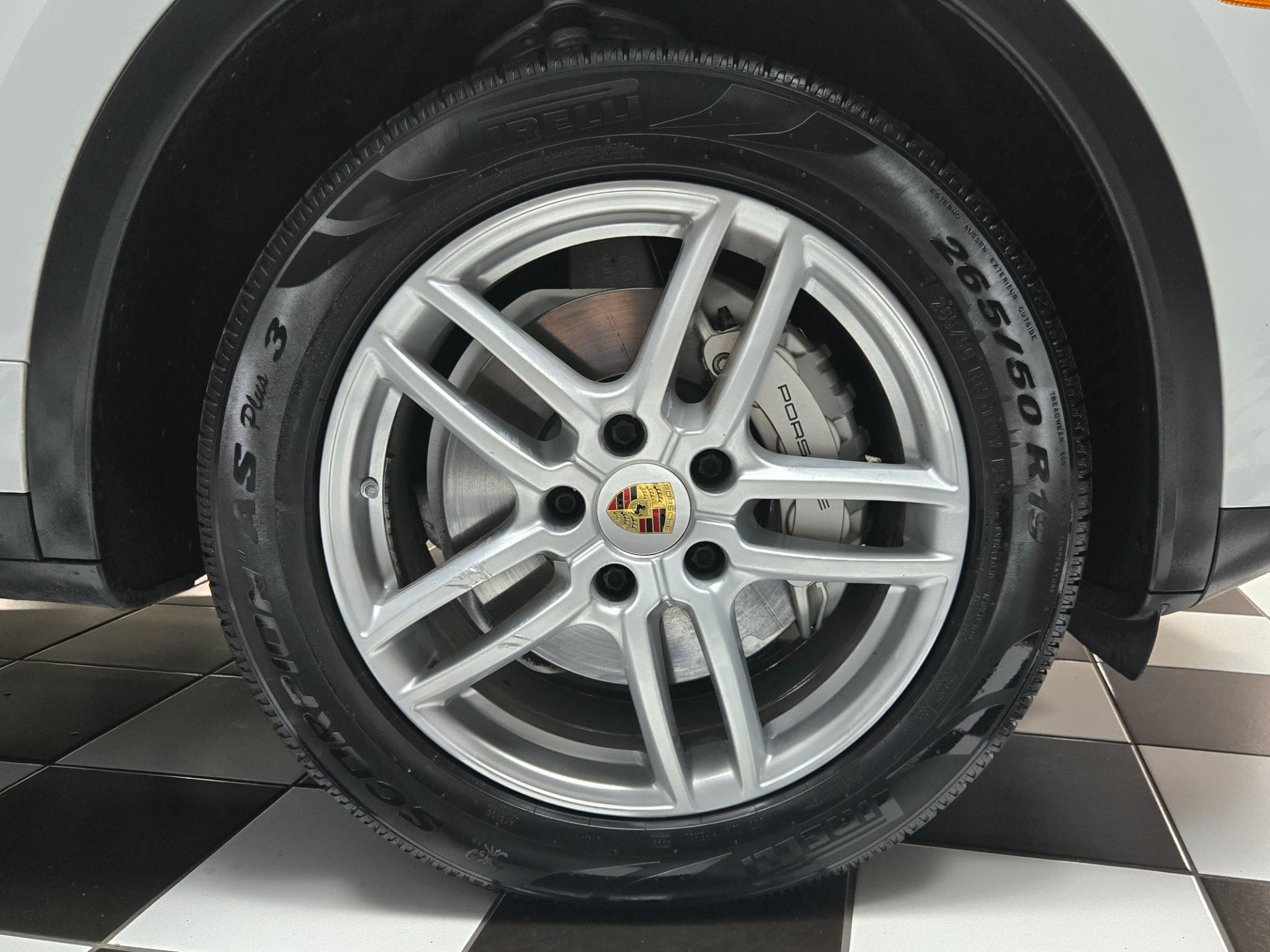 Used 2017 Porsche Cayenne S AWD/4WD image 58
