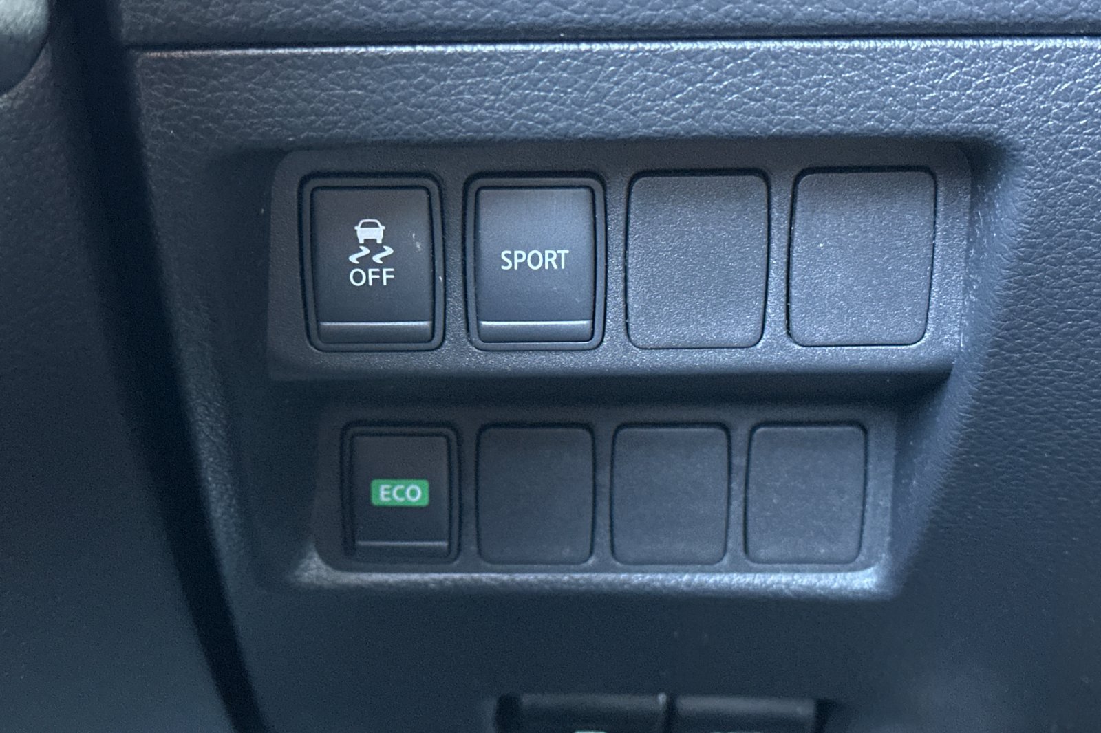 Used 2016 Nissan Rogue SV FWD image 27