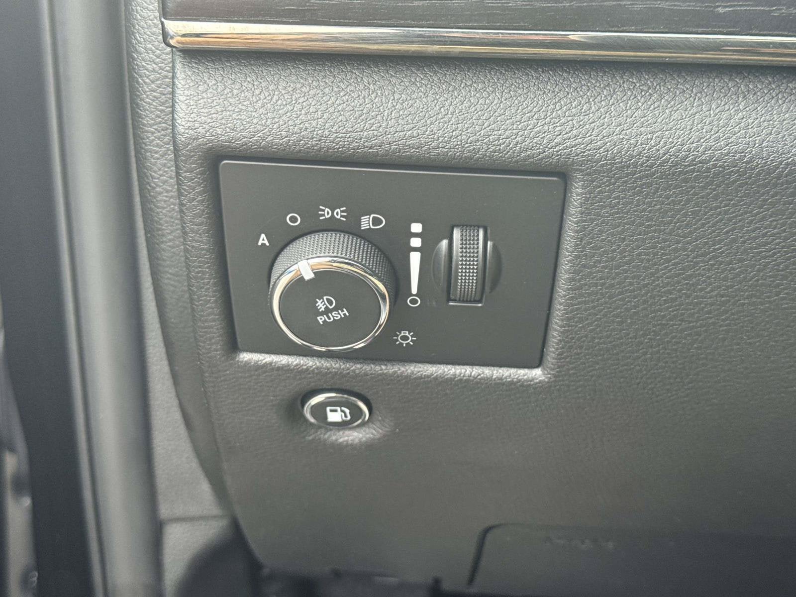 Used 2018 Jeep Grand Cherokee High Altitude AWD/4WD image 19